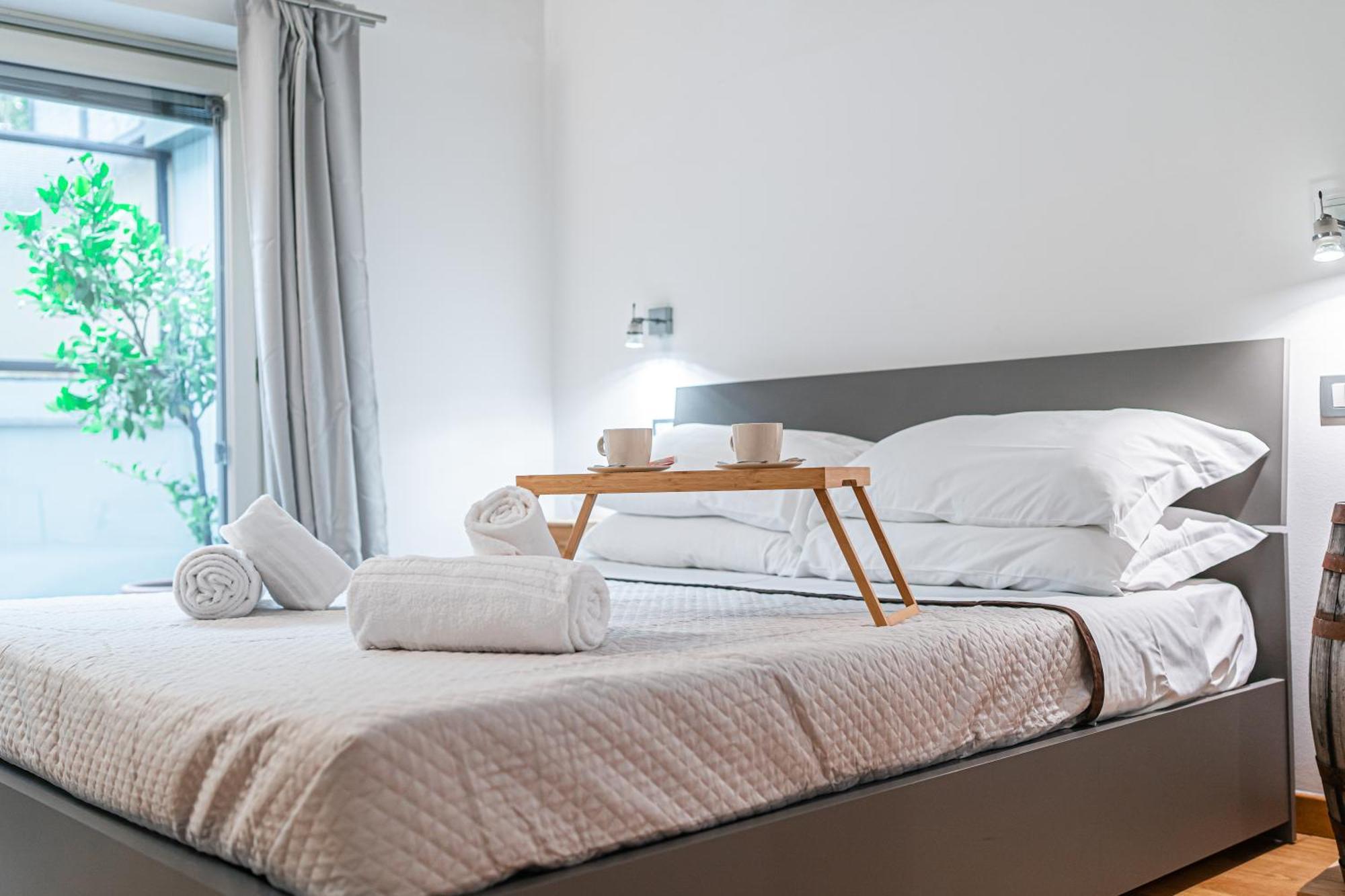 Luxavocadoloft Duomo 10M Villa Milaan Buitenkant foto